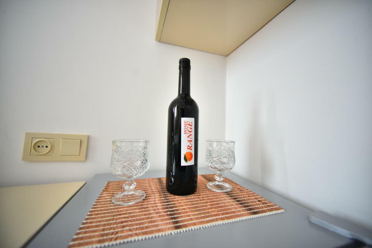 Orange Home Hotel Batumi Esterno foto