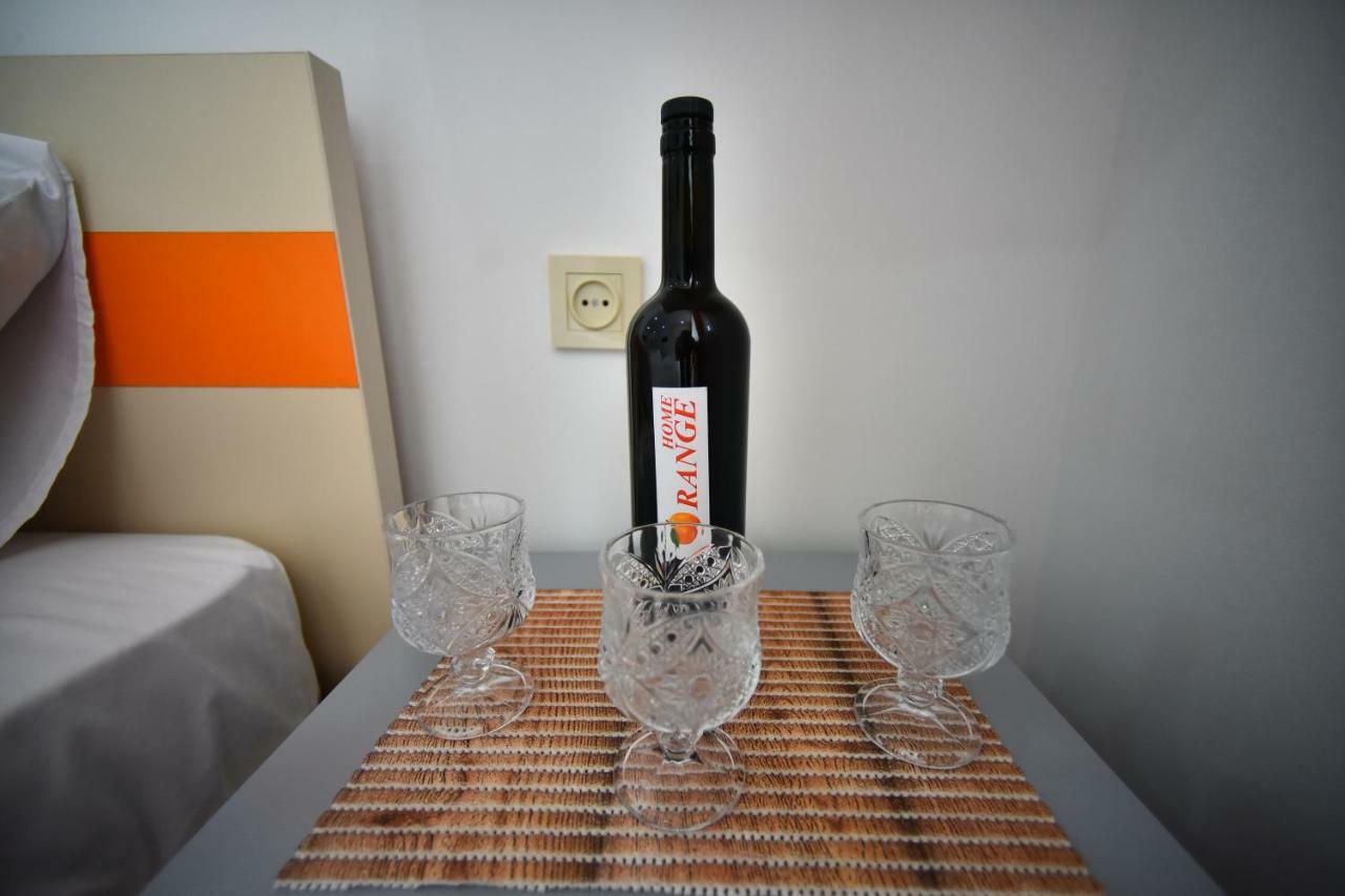 Orange Home Hotel Batumi Esterno foto