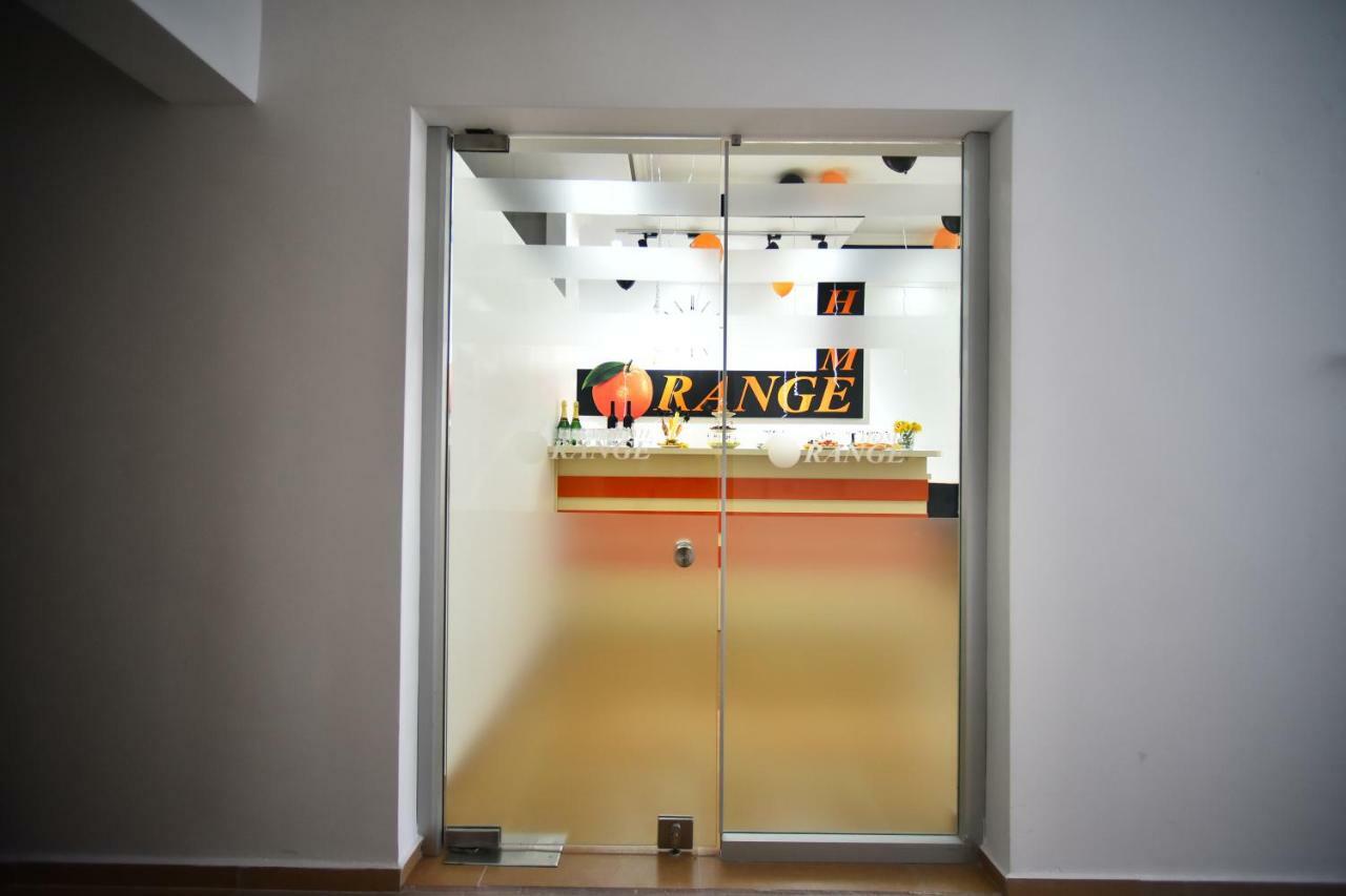 Orange Home Hotel Batumi Esterno foto