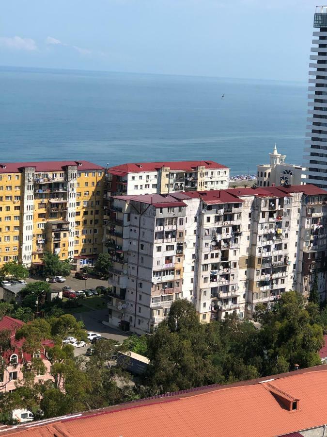 Orange Home Hotel Batumi Esterno foto